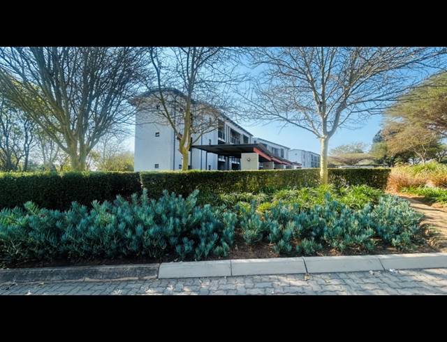 2 BEDROOM FLAT FOR SALE IN JACKAL CREEK GOLF ESTATE